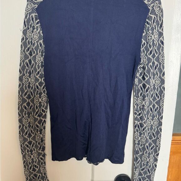 CHLOE Silver Metallic Long Sleeve Sweater - Picture 4 of 9